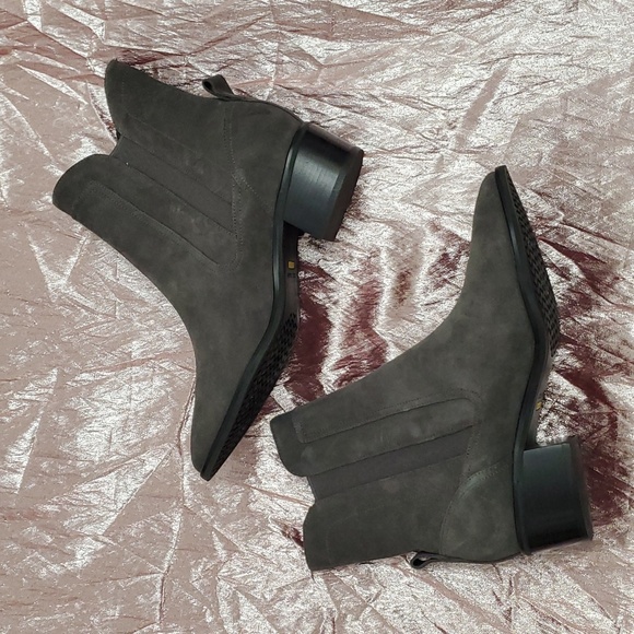 Cole Haan ankle boots size 8B - Picture 6 of 16